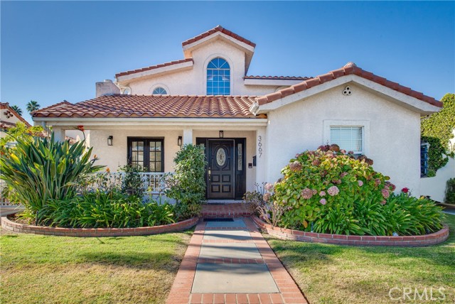 Detail Gallery Image 2 of 39 For 3667 Sawtelle Bld, Los Angeles,  CA 90066 - 5 Beds | 3/1 Baths