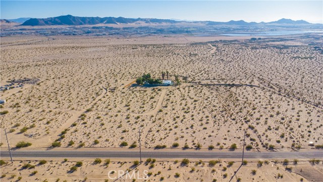 72160 Winters Road, 29 Palms CA: https://media.crmls.org/medias/44bd2ae7-5f54-4250-8669-bbf64d3b53b6.jpg