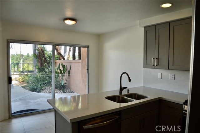 1 Genoa, Laguna Niguel CA: https://media.crmls.org/medias/44bd51ba-4f61-48c6-89e0-1fe46a710bcb.jpg