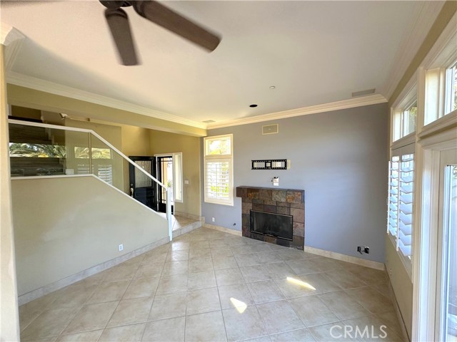 Detail Gallery Image 8 of 24 For 2020 Santa Ana Ave #G,  Costa Mesa,  CA 92627 - 3 Beds | 2/1 Baths