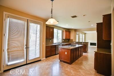 3867 Elderberry Circle, Corona CA: https://media.crmls.org/medias/44bdab06-6e50-47b0-8de4-3a8e569d0331.jpg