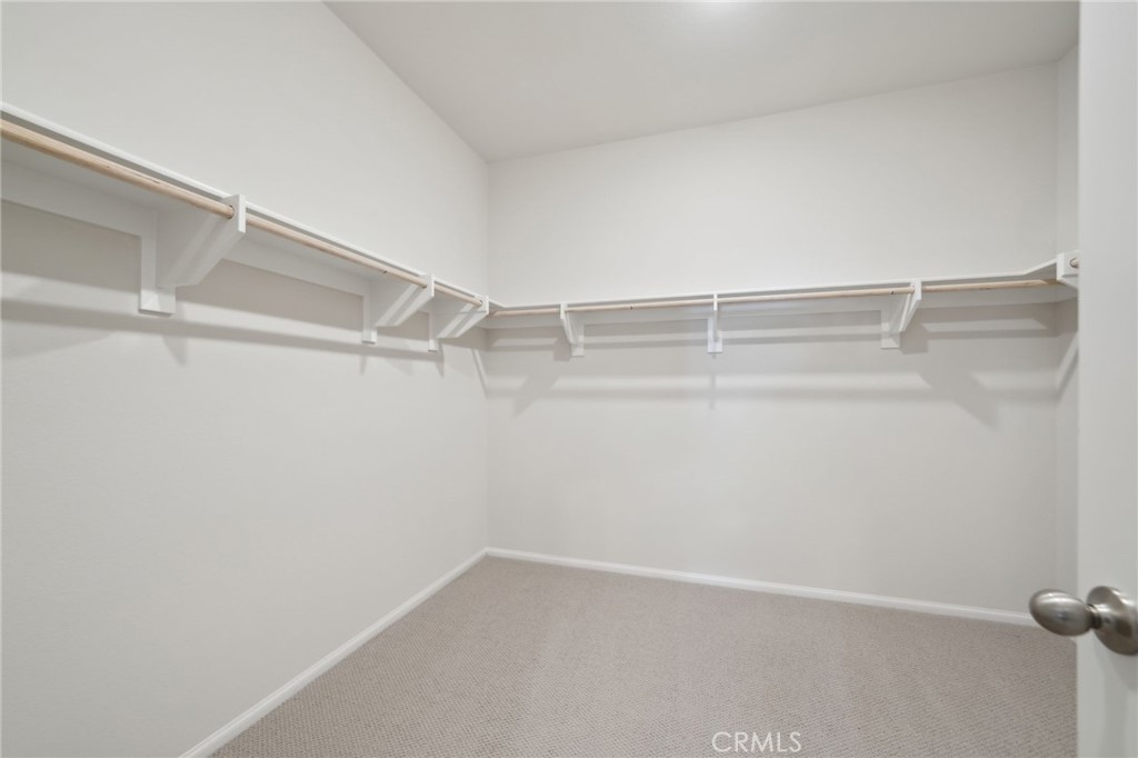 https://media.crmls.org/medias/44be0b4d-c08b-4f12-b807-9acc2b43346f.jpg?preset=X-Large