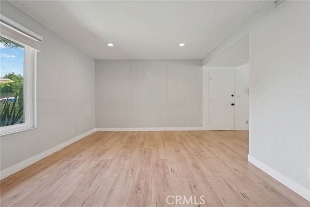 5789 Fairhaven Avenue, Woodland Hills CA: https://media.crmls.org/medias/44bee775-ea50-4fdf-91fa-9ca02abf43d7.jpg