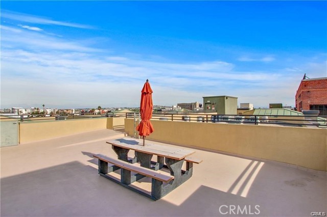 838 Pine Avenue, Long Beach CA: https://media.crmls.org/medias/44bf1ca8-1fc7-4b06-8f57-0779d5dfcd0d.jpg