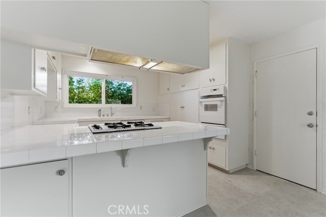 Detail Gallery Image 5 of 22 For 26136 Veva Way, Calabasas,  CA 91302 - 3 Beds | 2 Baths