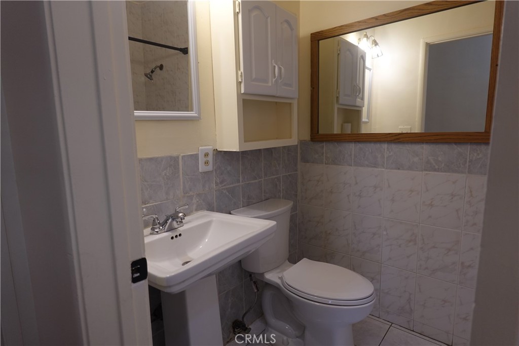 https://media.crmls.org/medias/44bf8d05-7ee0-4758-8ffc-7ca098ec27f6.jpg?preset=X-Large