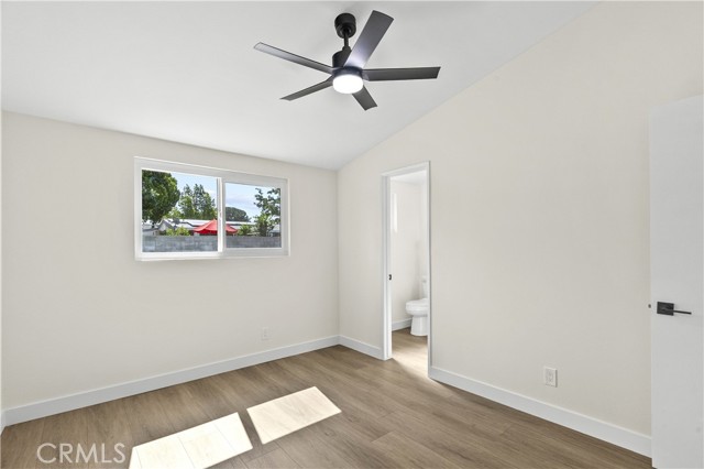 Detail Gallery Image 22 of 41 For 27410 Dewdrop Ave, Canyon Country,  CA 91351 - 3 Beds | 1/1 Baths