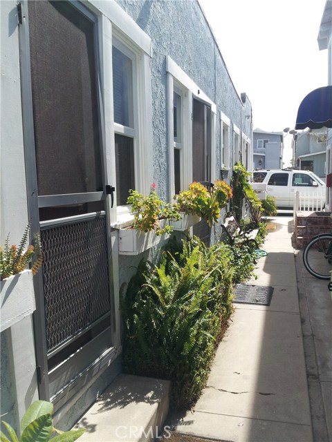 216 E Balboa Boulevard