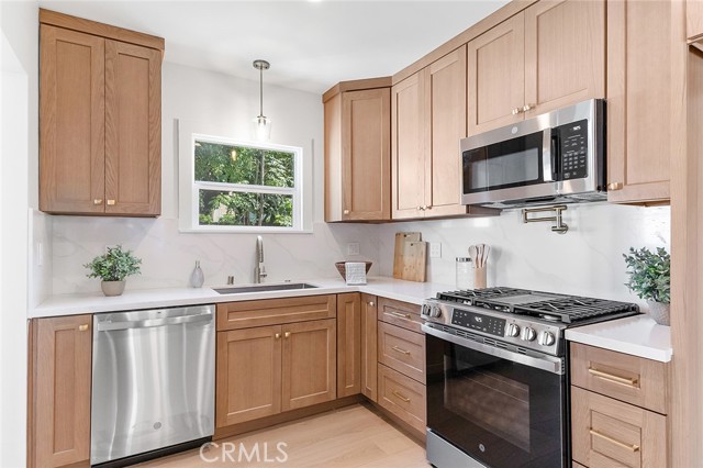 Detail Gallery Image 8 of 25 For 1951 Wagner St, Pasadena,  CA 91107 - 2 Beds | 2 Baths