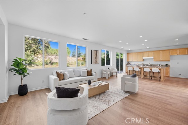 Detail Gallery Image 15 of 53 For 13346 Los Olivos Rd, Sylmar,  CA 91342 - 4 Beds | 4 Baths