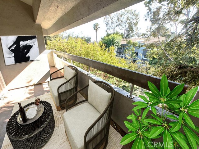 1888 Greenfield Avenue, Los Angeles CA: https://media.crmls.org/medias/44c11e13-f9c1-4f36-87d3-396acc25dcfe.jpg