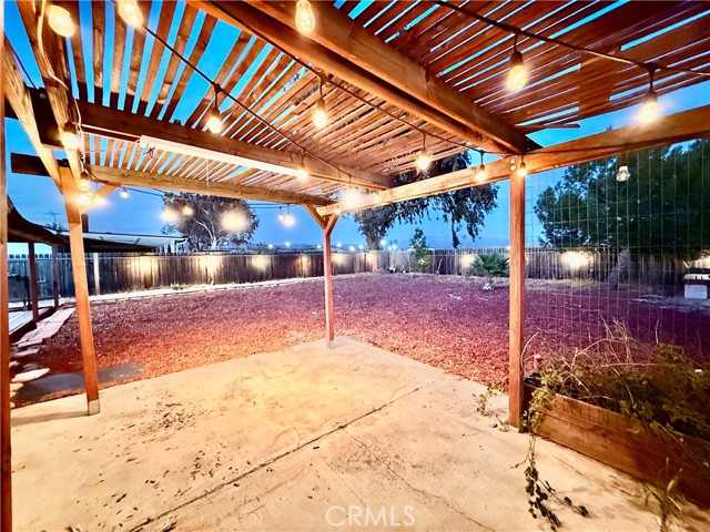 Detail Gallery Image 8 of 11 For 14210 Kingsway Ct, Moreno Valley,  CA 92553 - 4 Beds | 2 Baths