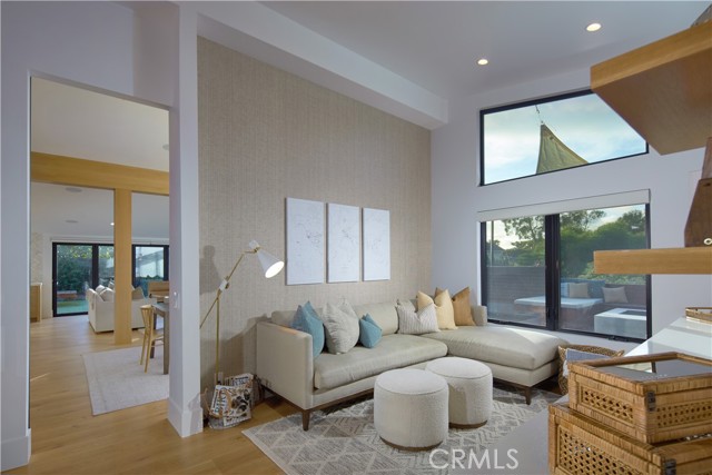 Detail Gallery Image 13 of 47 For 333 Milford Dr, Corona Del Mar,  CA 92625 - 4 Beds | 4/1 Baths