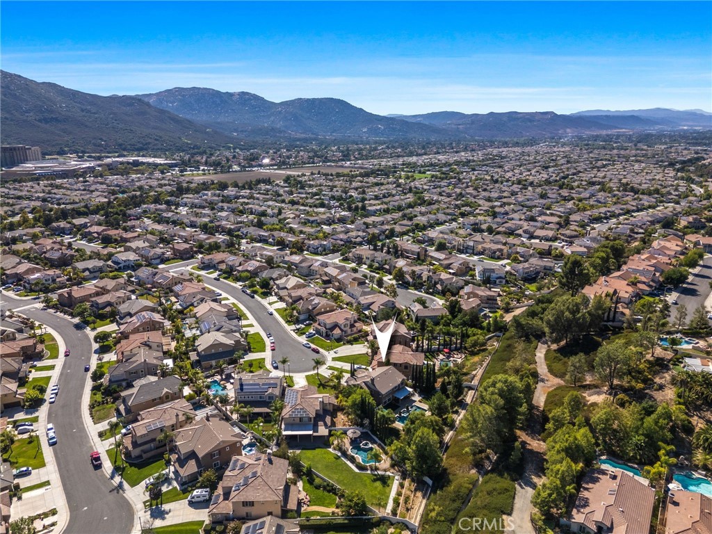 https://media.crmls.org/medias/44c34472-9a75-46f9-a393-6592df188bf9.jpg?preset=X-Large