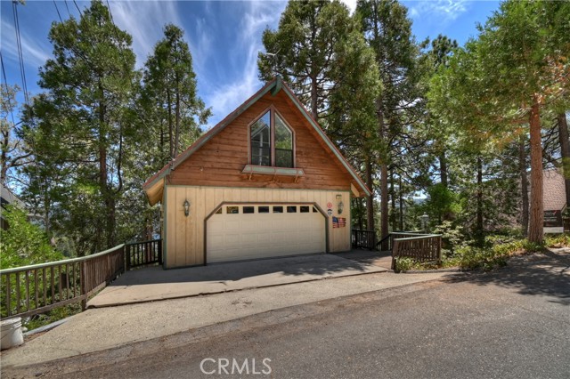 Detail Gallery Image 2 of 56 For 701 Zurich Dr, Lake Arrowhead,  CA 92352 - 3 Beds | 3 Baths