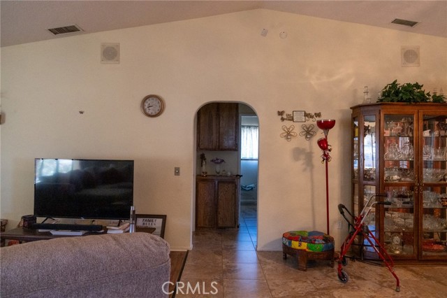 Detail Gallery Image 33 of 74 For 14796 Burns Dr, Apple Valley,  CA 92307 - 3 Beds | 2 Baths