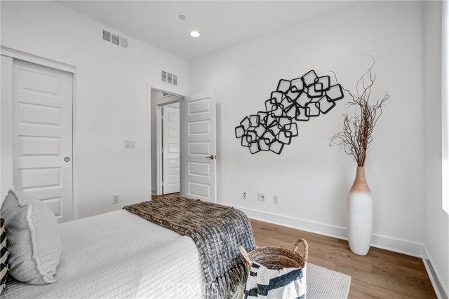 Image 24 of 51 For 24 Ebb Tide  