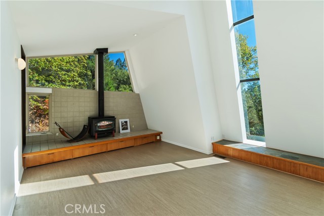 Detail Gallery Image 6 of 75 For 22 Holly Dr, Running Springs,  CA 92382 - 3 Beds | 2/1 Baths