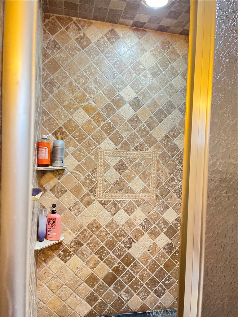 https://media.crmls.org/medias/44c782ac-322b-4925-85a6-b87055e73e04.jpg?preset=X-Large
