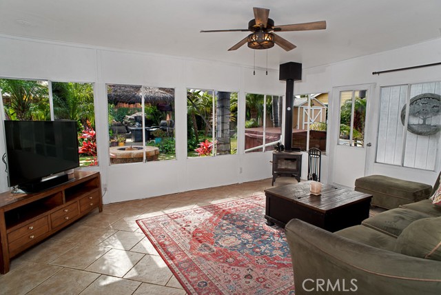 Detail Gallery Image 11 of 36 For 2061 Apollo Ct, Simi Valley,  CA 93065 - 4 Beds | 2/1 Baths