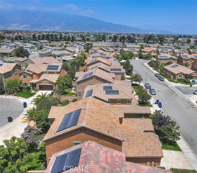 7868 Sea Salt Avenue, Fontana CA: https://media.crmls.org/medias/44c796ea-95f2-4625-b943-d946b7283a39.jpg
