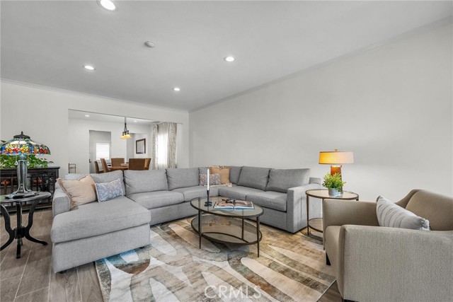 1205 S Catalina S Avenue, Redondo Beach CA: https://media.crmls.org/medias/44c7a059-cf98-445f-aa3a-673a9314f72a.jpg