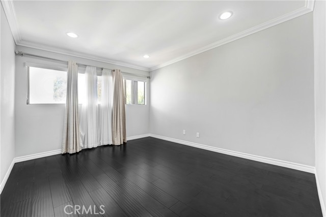 Detail Gallery Image 9 of 24 For 5243 Yarmouth #31,  Encino,  CA 91316 - 3 Beds | 2/1 Baths