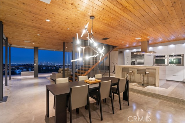 Detail Gallery Image 16 of 52 For 2917 Durand Dr, Los Angeles,  CA 90068 - 3 Beds | 2/1 Baths