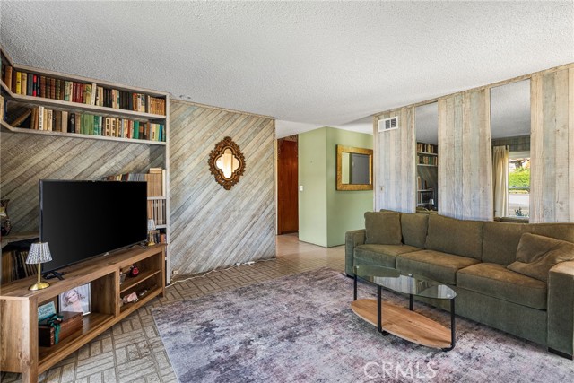 Detail Gallery Image 5 of 25 For 300 Alva, Costa Mesa,  CA 92627 - 3 Beds | 2 Baths