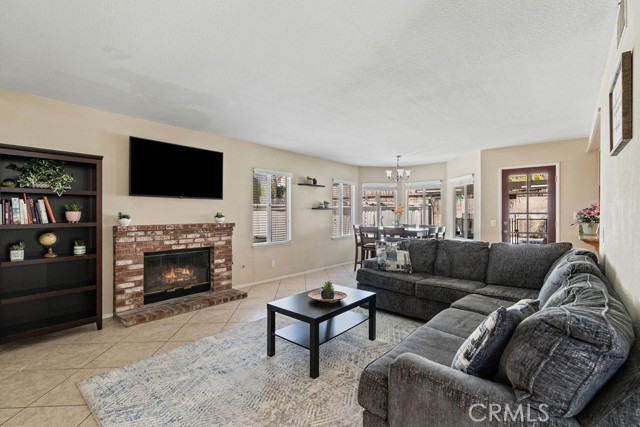 Detail Gallery Image 12 of 27 For 30252 Silver Ridge Ct, Temecula,  CA 92591 - 3 Beds | 2/1 Baths