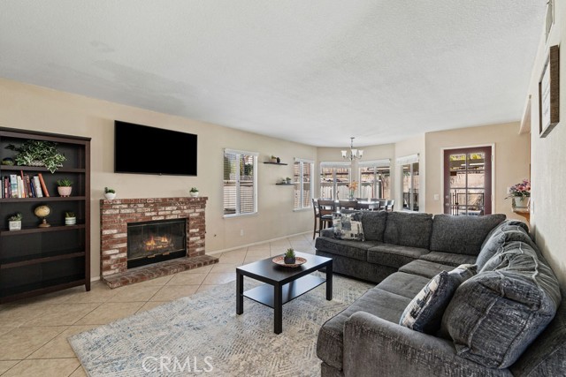 Detail Gallery Image 12 of 27 For 30252 Silver Ridge Ct, Temecula,  CA 92591 - 3 Beds | 2/1 Baths