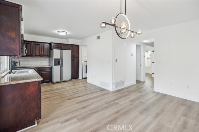 Detail Gallery Image 9 of 19 For 1326 via Del Rio, Corona,  CA 92882 - 3 Beds | 1/1 Baths