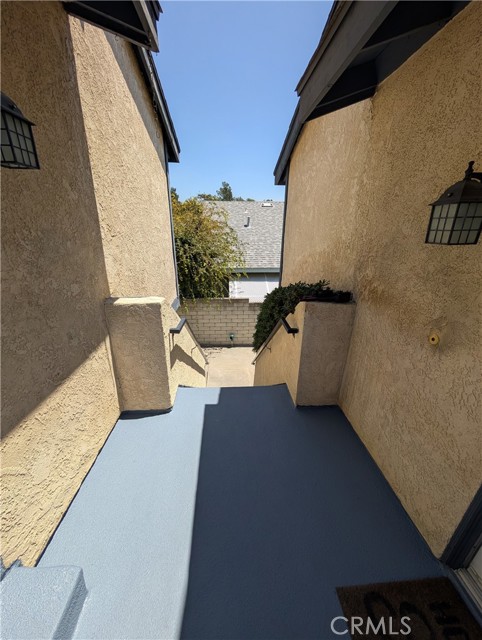 529 E Colorado Boulevard, Monrovia CA: https://media.crmls.org/medias/44cbfcc5-5755-4357-a971-c243431479ba.jpg