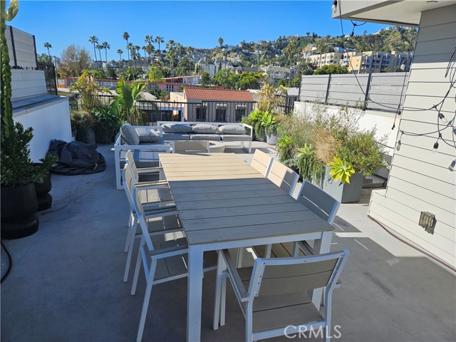 Detail Gallery Image 9 of 70 For 1356 N Fairfax Ave, West Hollywood,  CA 90046 - 3 Beds | 3/1 Baths