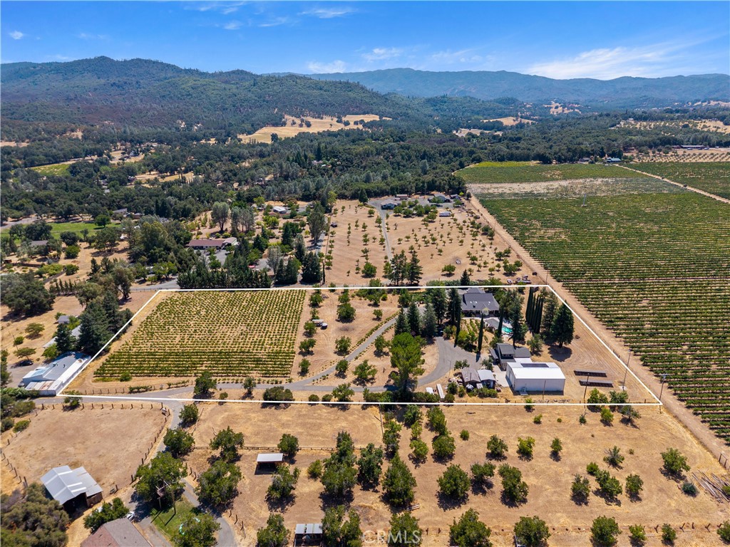 https://media.crmls.org/medias/44cc2833-eacf-4097-93ec-4c01a509ba81.jpg?preset=X-Large