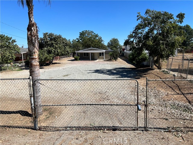 Detail Gallery Image 1 of 1 For 6484 Etiwanda, Jurupa Valley,  CA 91752 - 3 Beds | 2 Baths