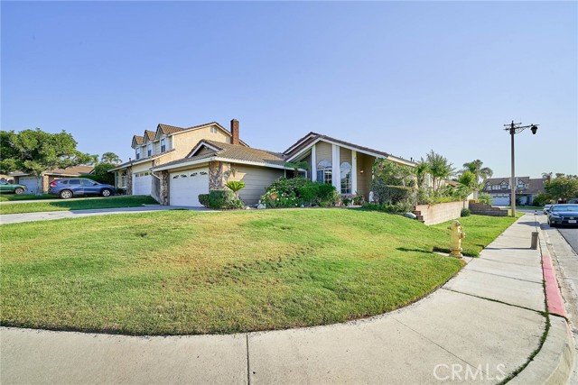 Detail Gallery Image 2 of 49 For 201 S Brookside Ct, Anaheim,  CA 92808 - 4 Beds | 2 Baths