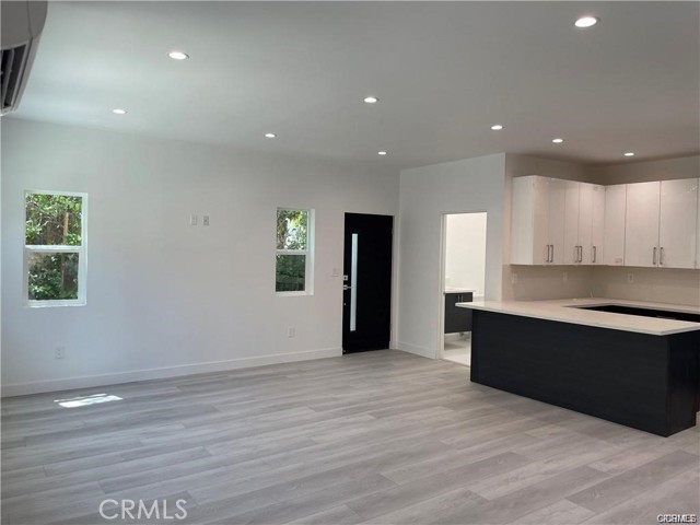 Detail Gallery Image 2 of 31 For 18403 Devonshire St, Northridge,  CA 91325 - 2 Beds | 2/1 Baths