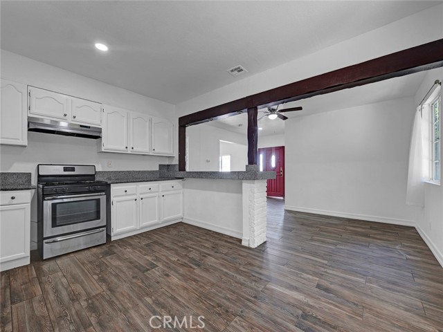 14202 Lanark Street, Panorama City CA: https://media.crmls.org/medias/44cd1fc7-39a7-4a76-b992-a44328a0f5e1.jpg