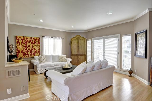 313 2nd Street, Hermosa Beach, California 90254, 3 Bedrooms Bedrooms, ,3 BathroomsBathrooms,Residential,Sold,2nd,SB12141698