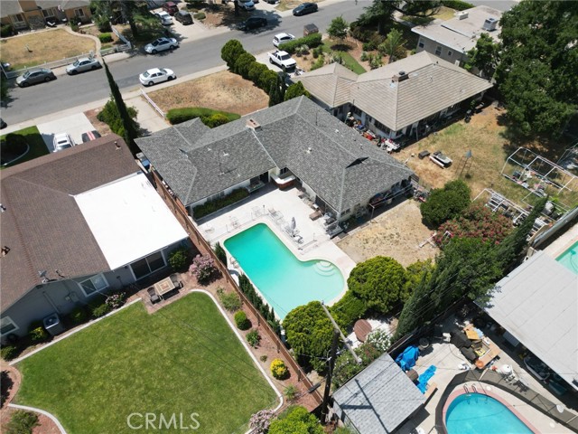319 E Deodar Street, Ontario CA: https://media.crmls.org/medias/44cd97bb-25ff-44bb-b6ec-6d7378e5f9b4.jpg