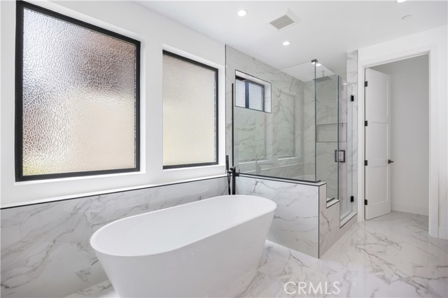 926 17th St, Hermosa Beach CA: https://media.crmls.org/medias/44cd9f3e-c9ef-4093-8b65-99bed3590551.jpg