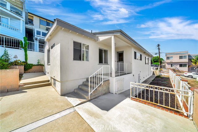 661 W 26th Street, San Pedro CA: https://media.crmls.org/medias/44cdf68e-5f9a-4197-9f03-a3a42d5ed0f4.jpg