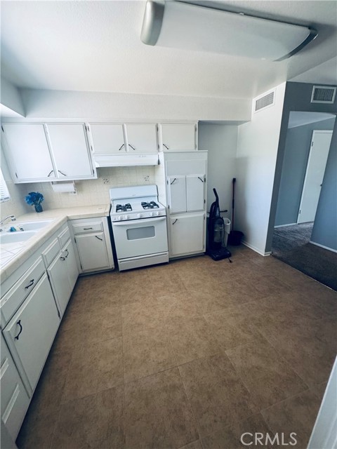 27102 Capilano Drive, Menifee CA: https://media.crmls.org/medias/44ceaee3-9a1f-4cb1-ad42-d3333828f596.jpg