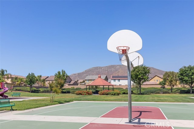 Detail Gallery Image 9 of 11 For 2914 Coffeeberry Way, San Jacinto,  CA 92582 - 5 Beds | 4 Baths