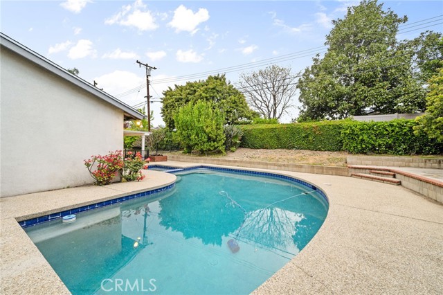 1435 E Dalton Avenue, Glendora CA: https://media.crmls.org/medias/44cf32ba-db23-4212-bd48-560cddebec70.jpg