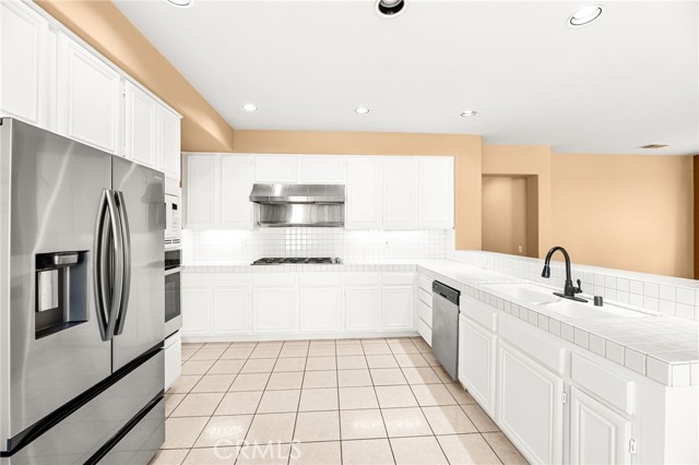 Detail Gallery Image 14 of 45 For 45422 Camino Monzon, Temecula,  CA 92592 - 4 Beds | 4 Baths