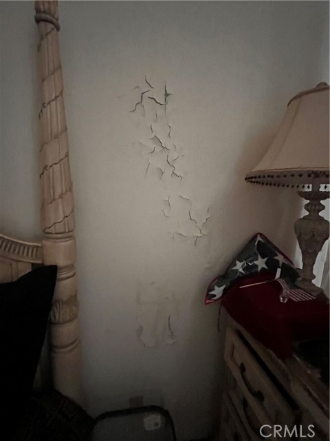 Detail Gallery Image 4 of 10 For 2733 N. Vista Knoll Rd, Orange,  CA 92867 - 3 Beds | 2/1 Baths