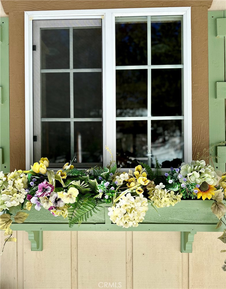 https://media.crmls.org/medias/44d31be0-eb63-4456-b5b3-79a5230dc028.jpg?preset=X-Large