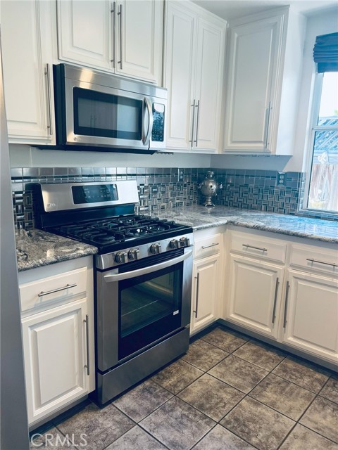 2 Maison, Aliso Viejo CA: https://media.crmls.org/medias/44d39615-9b48-4d19-9985-8757c0d28f35.jpg